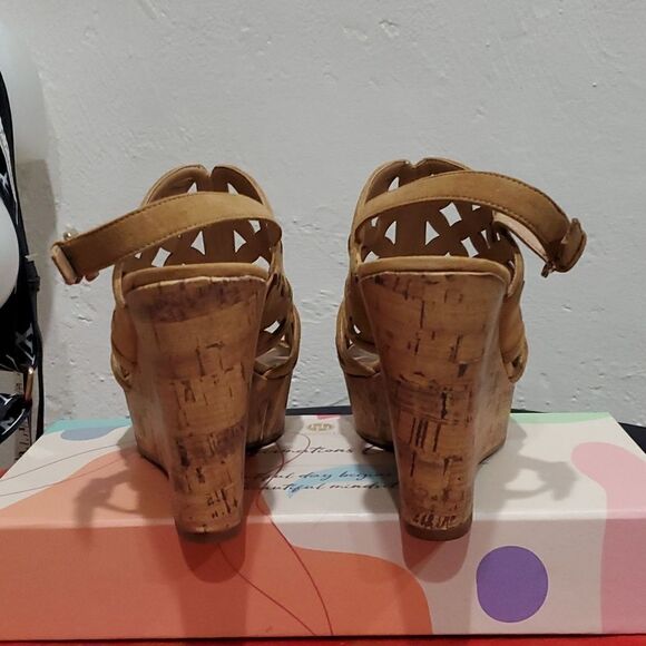 Franco Sarto Shea Tan Wedge Sandals Size 9.5 - Picture 7 of 14